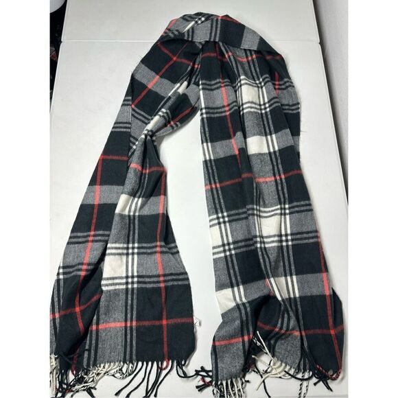 NWOT Gap Oversized Cozy Frayed Plaid Scarf Wrap Size 24” X76” Black Red White - Picture 10 of 10